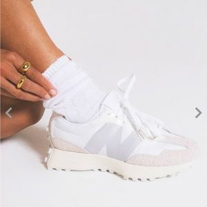 New Balance 327 white / light beige brand new size 38